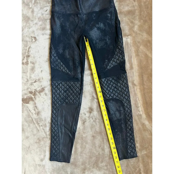 Spanx Faux Leather Quilted Moto Distressed  Black Leggings Women’s‎ Size L - Picture 6 of 6